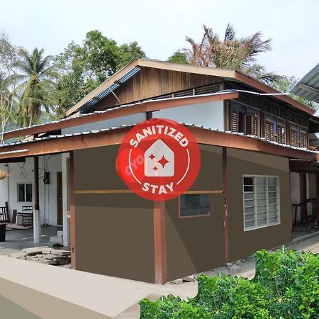 Oyo 90176 D'Cruz Sunrise Villa Pantai Cenang  Exterior foto