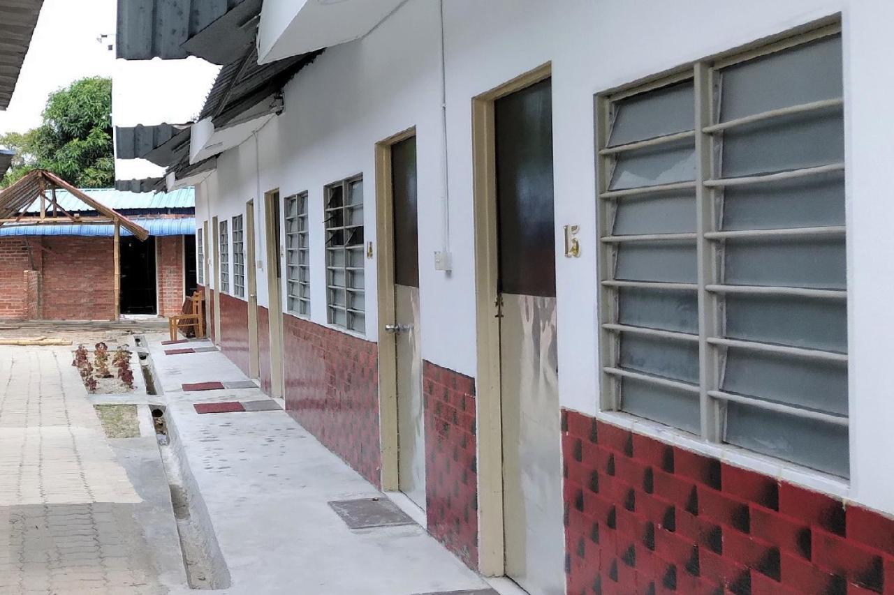 Oyo 90176 D'Cruz Sunrise Villa Pantai Cenang  Exterior foto