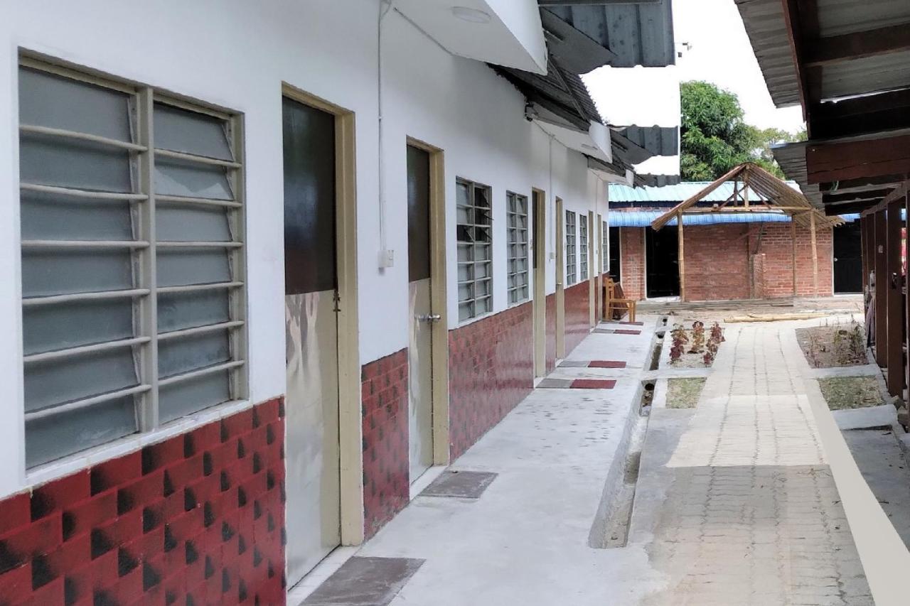 Oyo 90176 D'Cruz Sunrise Villa Pantai Cenang  Exterior foto